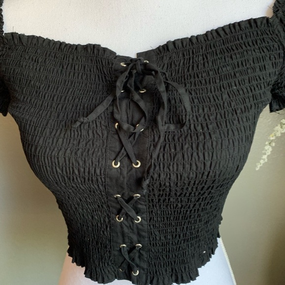 Ambiance On or Off Shoulder smocked Short sleeve Tie Front crop top Size M - Picture 8 of 15